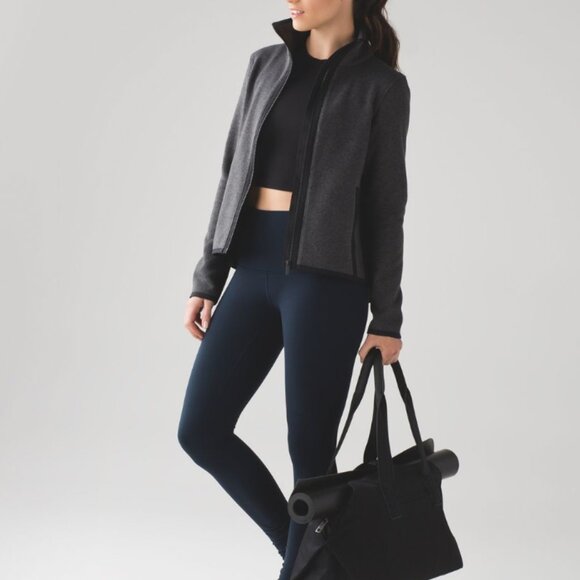 Lululemon Its Fleecing Cold Zip Up- Size 4 - Picture 7 of 8